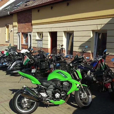 Eged Vendeghaz Pensjonat *