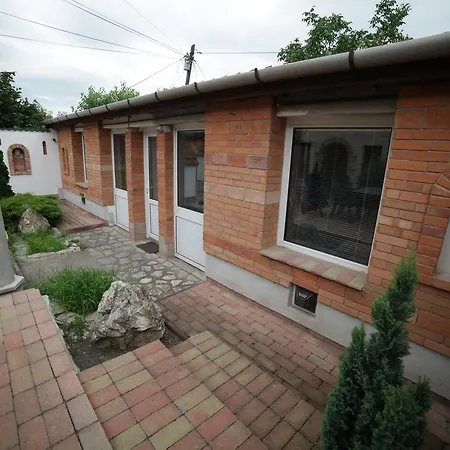 Konukevi Eged Vendeghaz Eğri