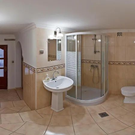 Konukevi Eged Vendeghaz 3*